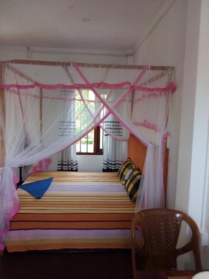Villa Maleena Хіккадува Екстер'єр фото